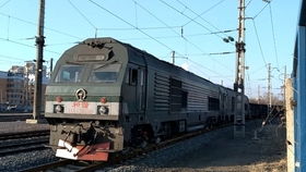 單駕駛室hxn5,下行43185次摘掛貨運列車 蘇家屯 梅河口 通過榆樹臺站,本務機車沈局吉段hxn50564