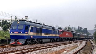 昆玉線 df8b擺渡ss3云嶺貨物快運 大古城站3道發車