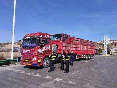 [省高速公路執(zhí)法總隊(duì)]全省高速公路綜合行政執(zhí)法系統(tǒng)開(kāi)展治超宣傳活動(dòng)